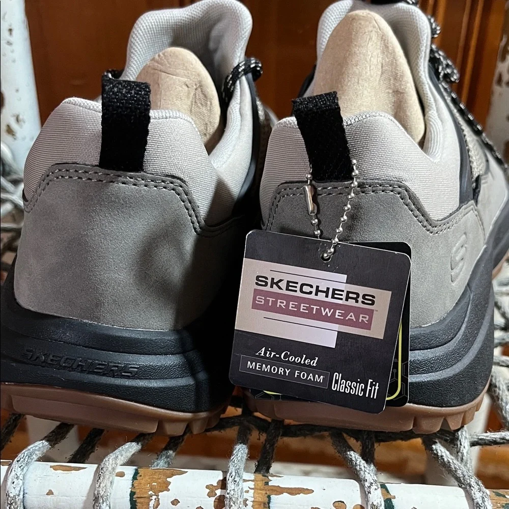 Skechers Men's Gray and Black Streetwear Sneakers